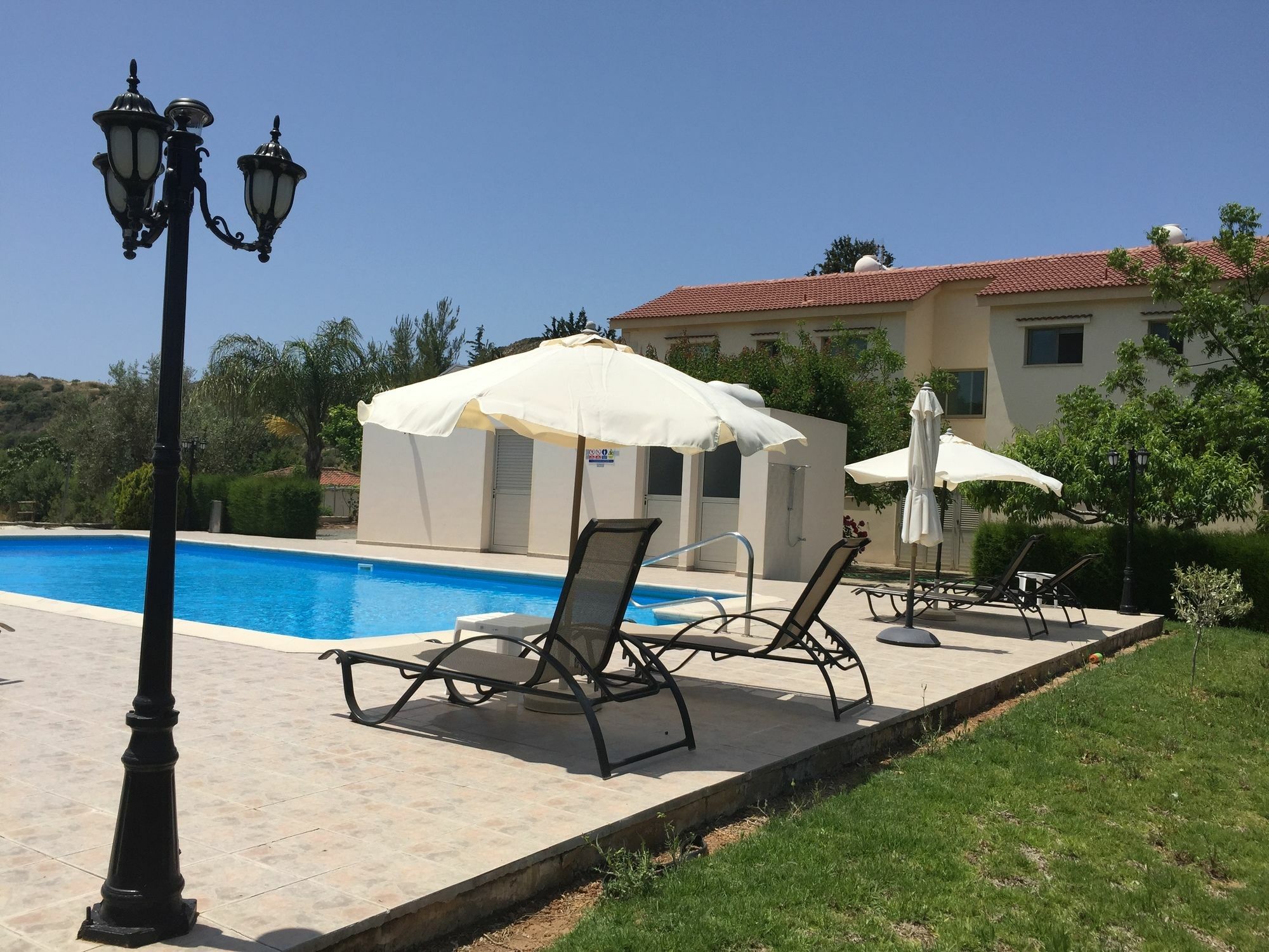 Himonas Apartments Pissouri Exterior photo
