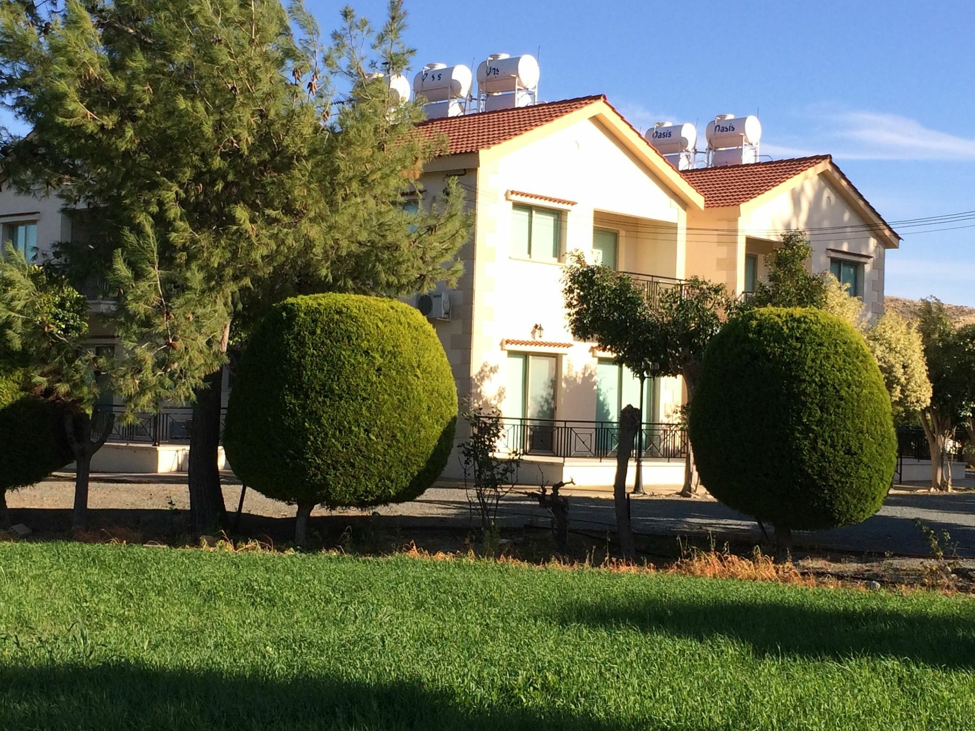 Himonas Apartments Pissouri Exterior photo