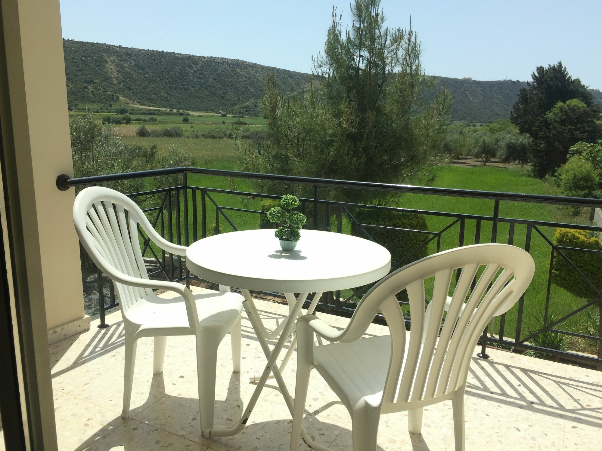 Himonas Apartments Pissouri Exterior photo